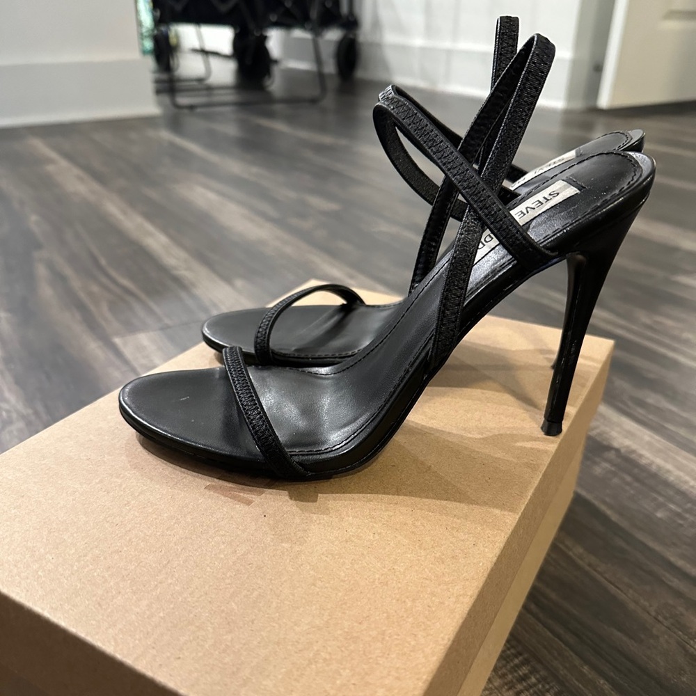 Steve Madden Black Gabriela heels